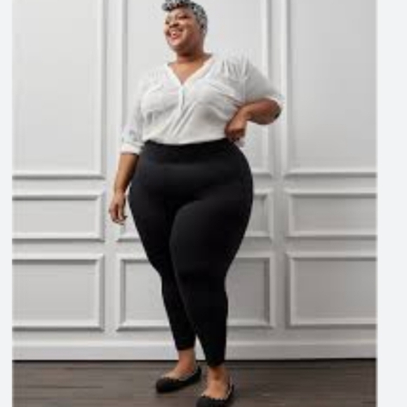 Torrid Black Crop Pixie Pants 3r  regular - Picture 1 of 10